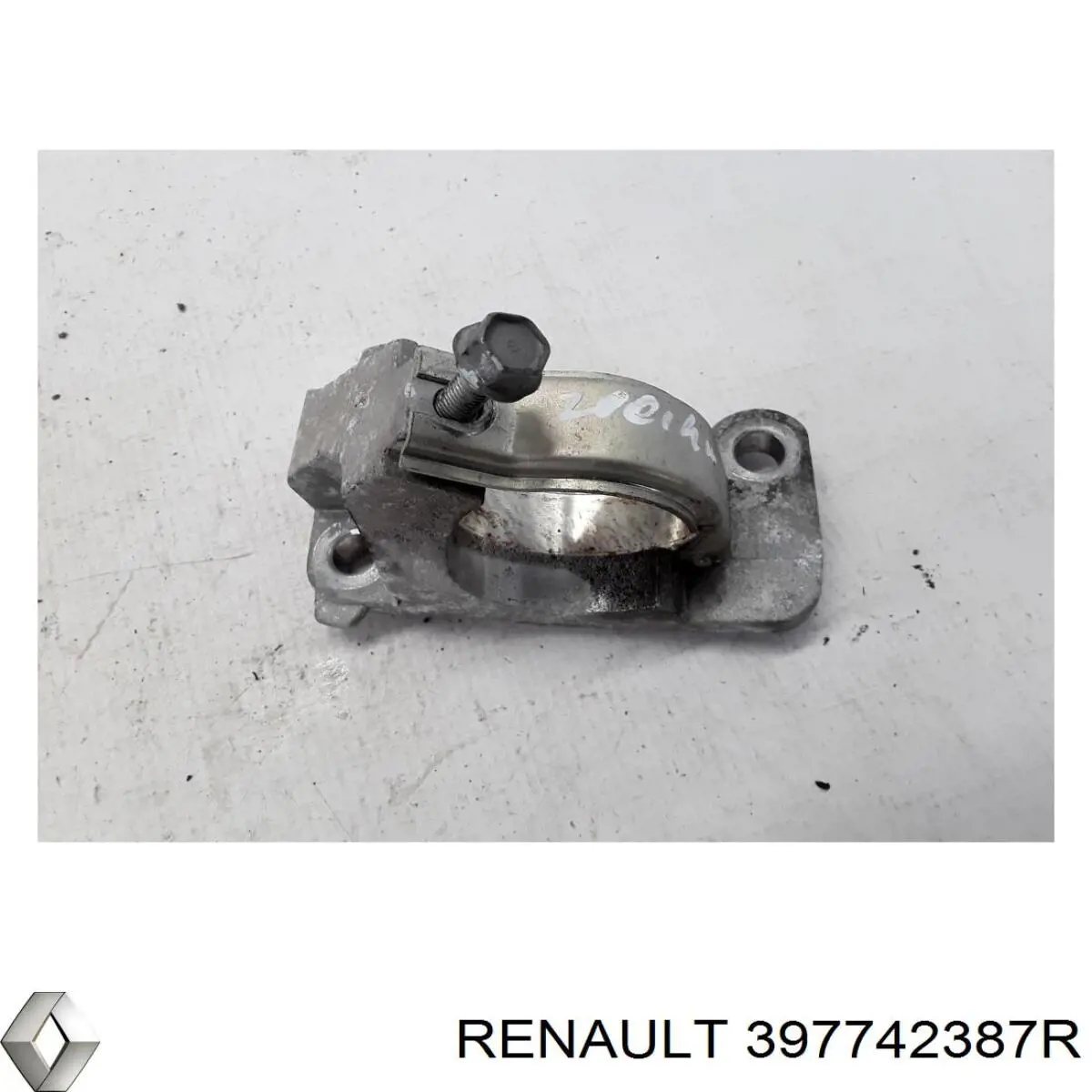 397742387R Renault (RVI) Опора подвесного подшипника передней полуоси