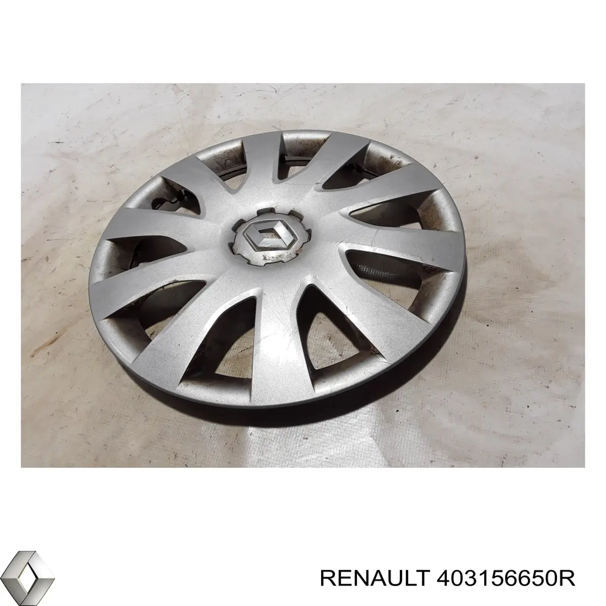 Колпак колесного диска на Renault Trafic III 