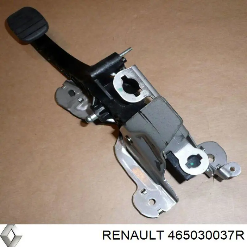 465030037R Renault (RVI) pedal de embraiagem