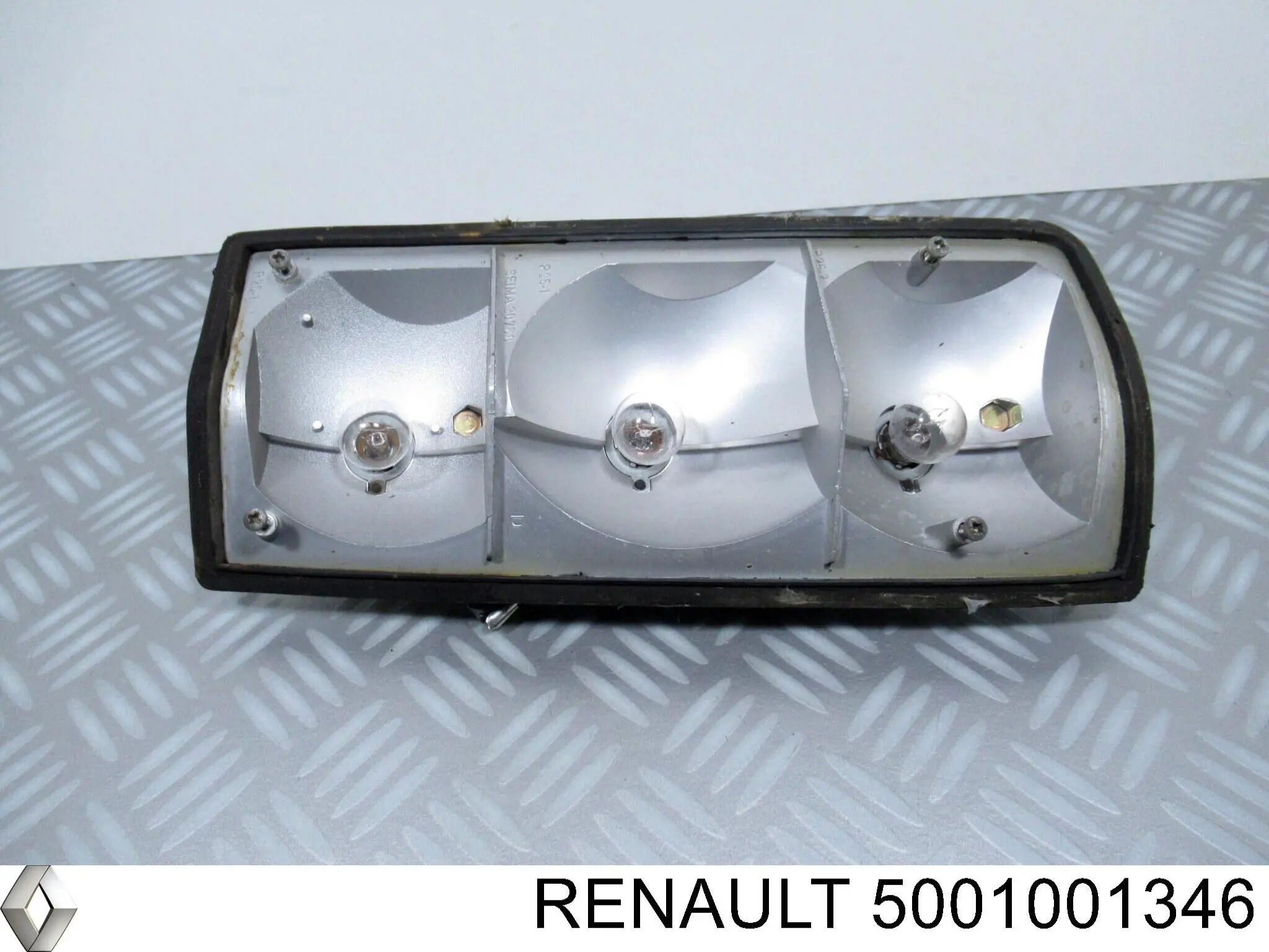 5001001346 Renault (RVI) lanterna traseira esquerda