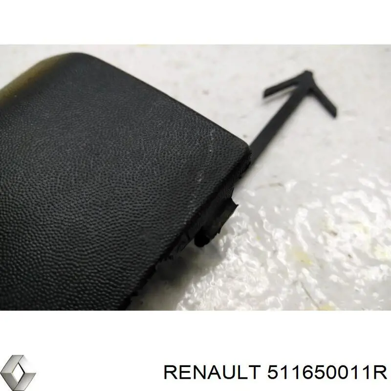 Заглушка бампера буксировочного крюка задняя на Renault Fluence B3
