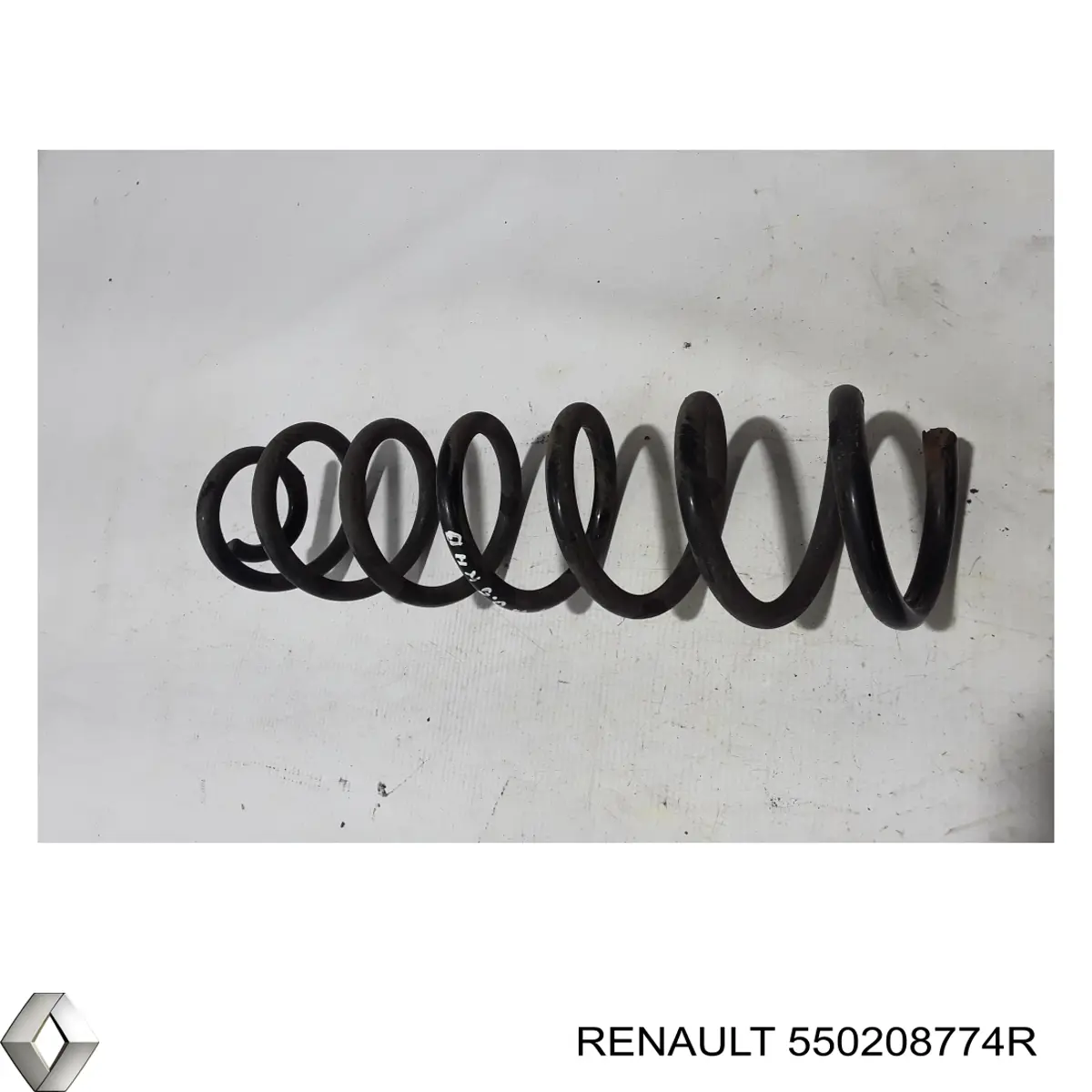 550208774R Renault (RVI) пружина задняя