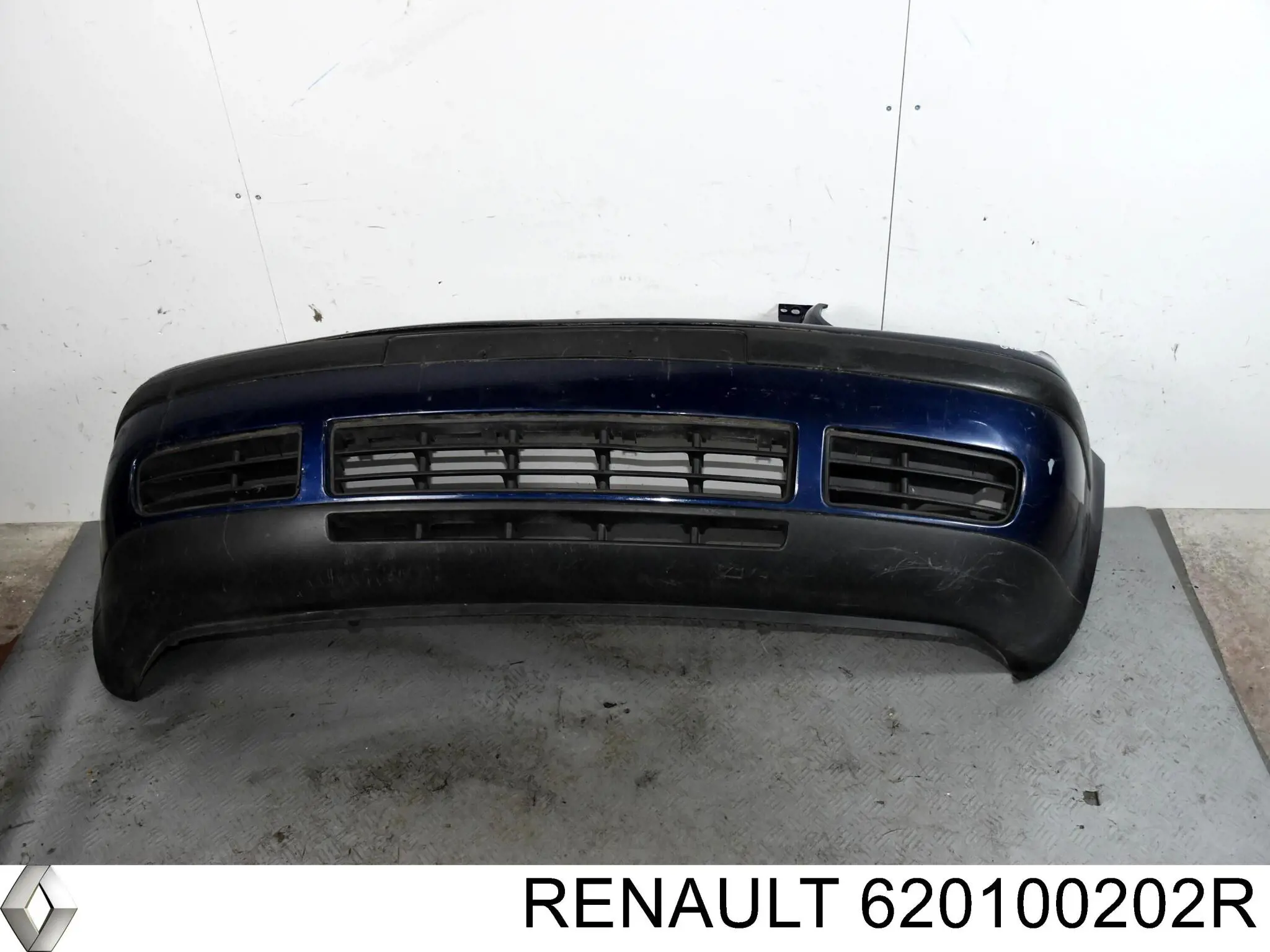 620100202R Renault (RVI) Бампер передний в сборе