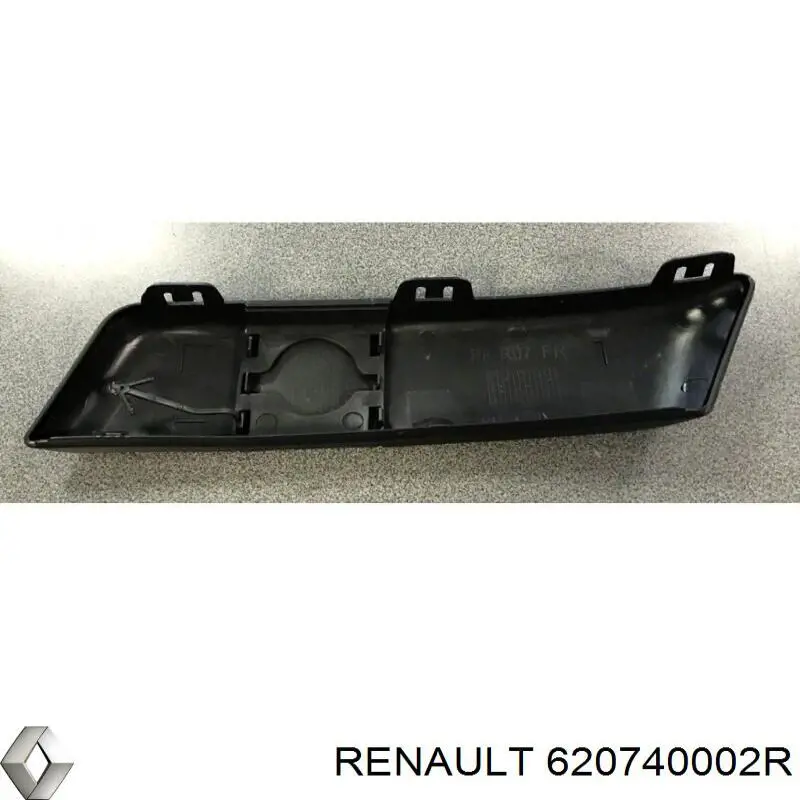 620740002R Renault (RVI) Молдинг решетки бампера переднего правый