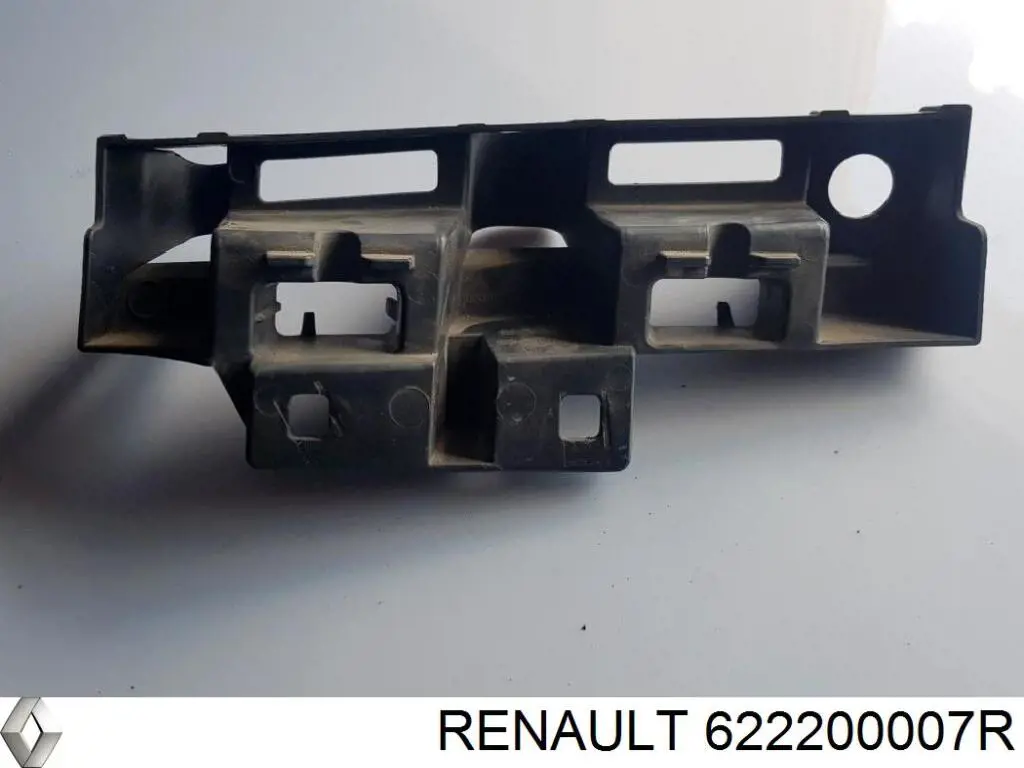 Кронштейн бампера переднего правый 622200007R Renault (RVI)
