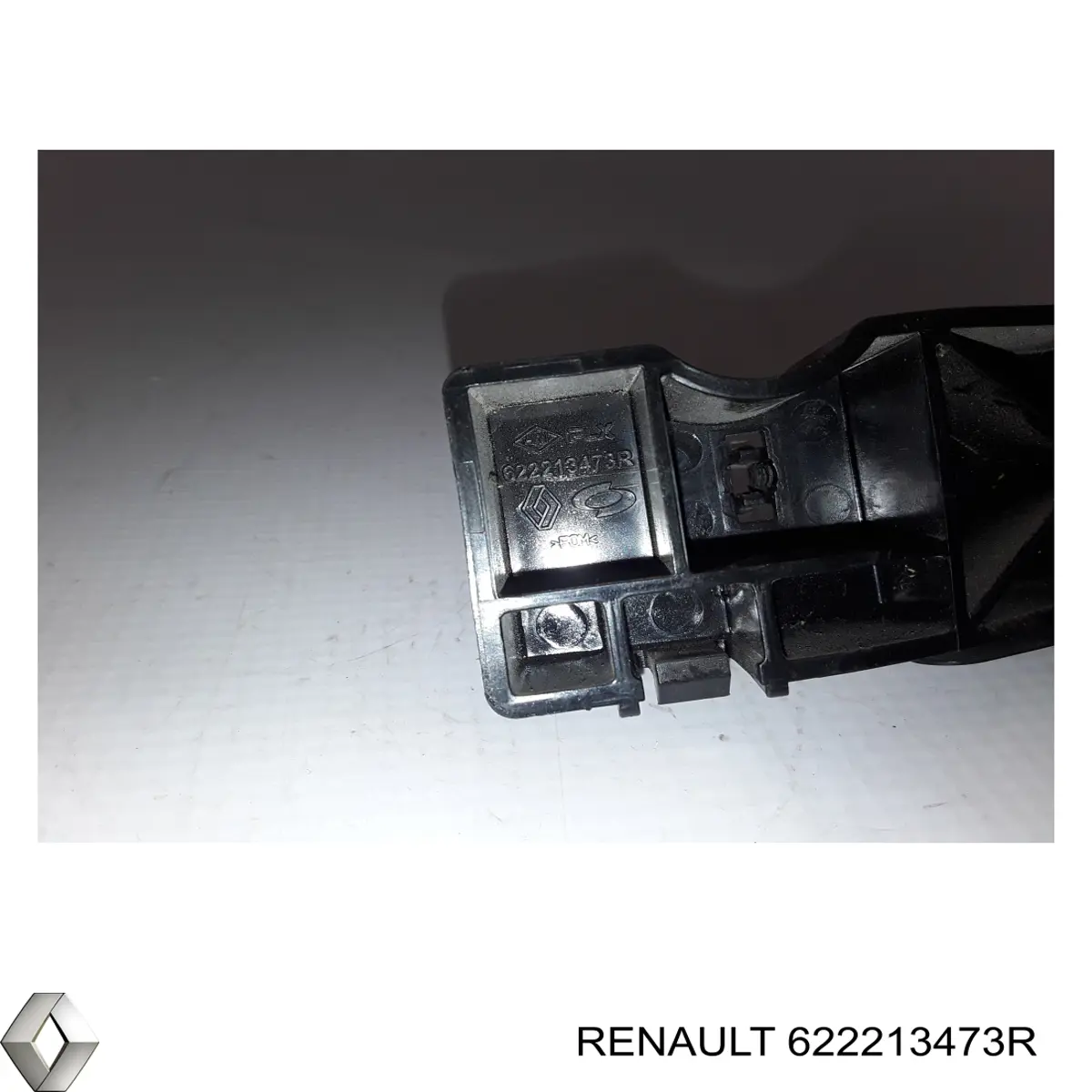 Кронштейн бампера переднего левый 622213473R Renault (RVI)