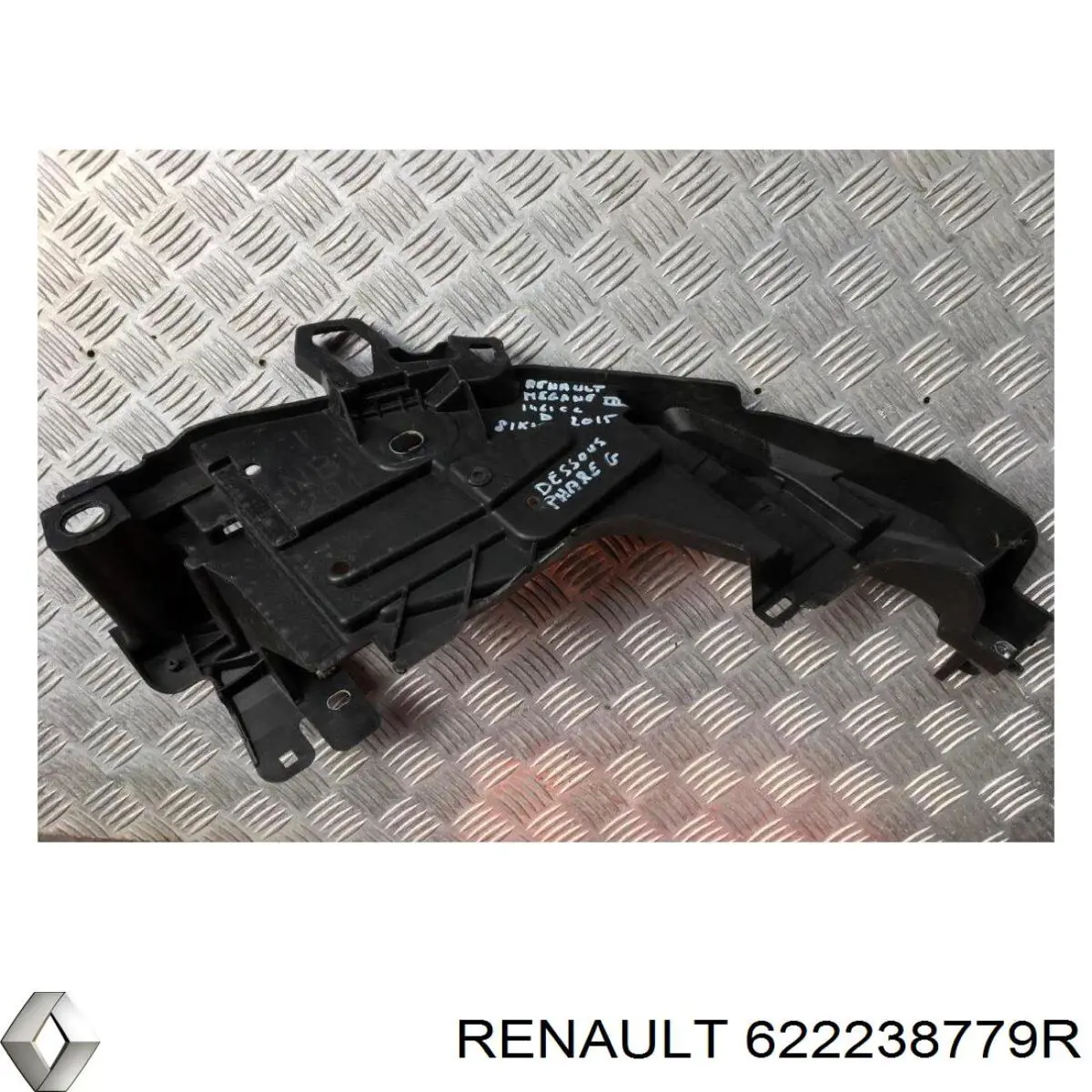 Купить 622238779R Renault (RVI) Кронштейн (адаптер) крепления фары передней левой
