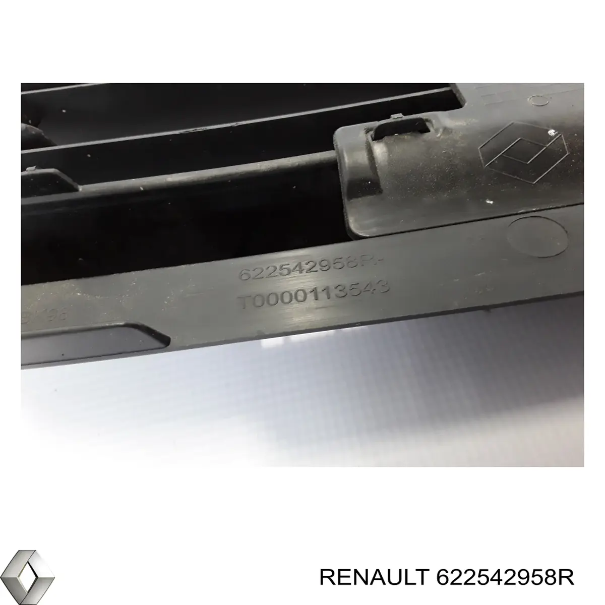 Купить REN07CL078 Eurobump Решетка переднего бампера, центральная
