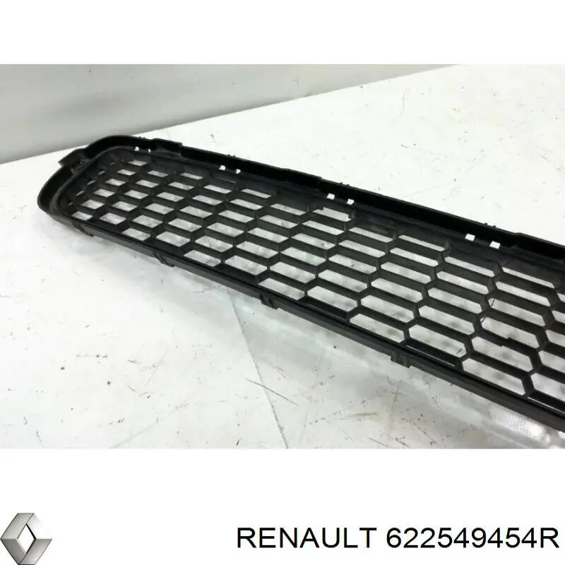 622549454R Renault (RVI) решетка бампера переднего центральная