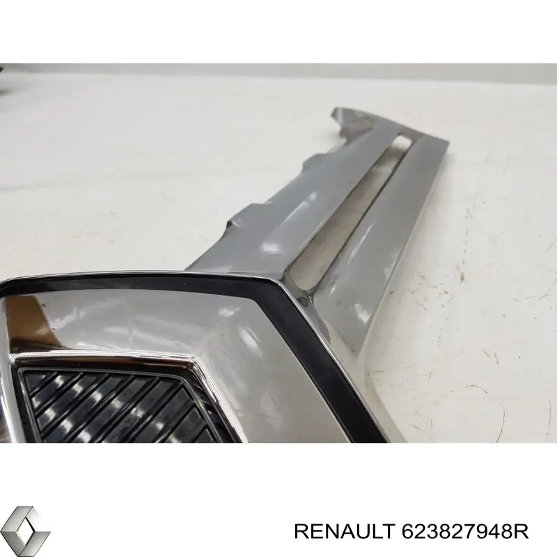 Накладка (рамка) решетки радиатора Renault (RVI) 623827948R цена, от 137.65 USD