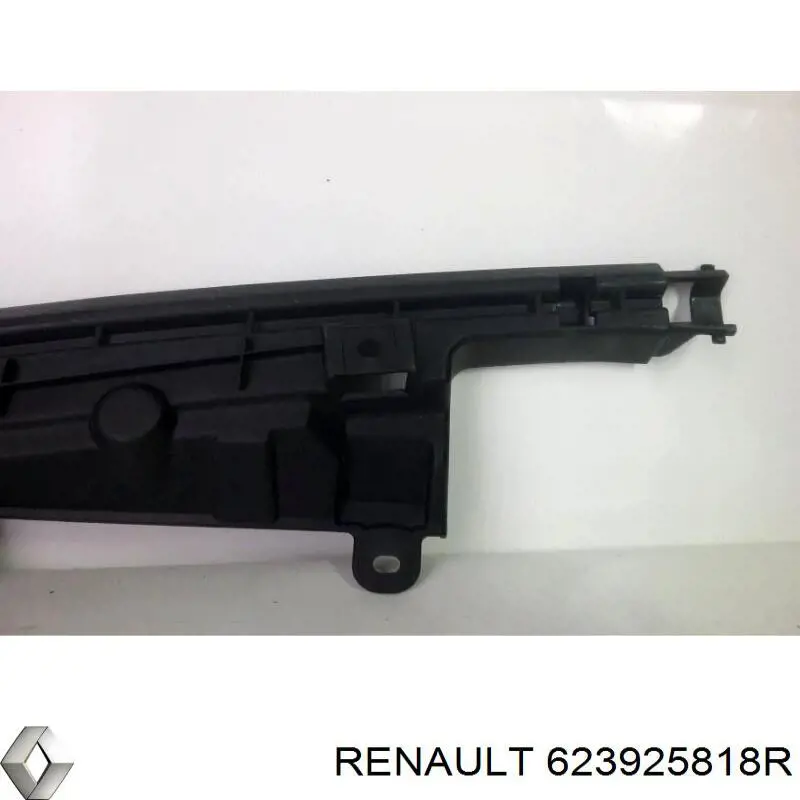 Купить 623925818R Renault (RVI) Кронштейн решетки переднего бампера