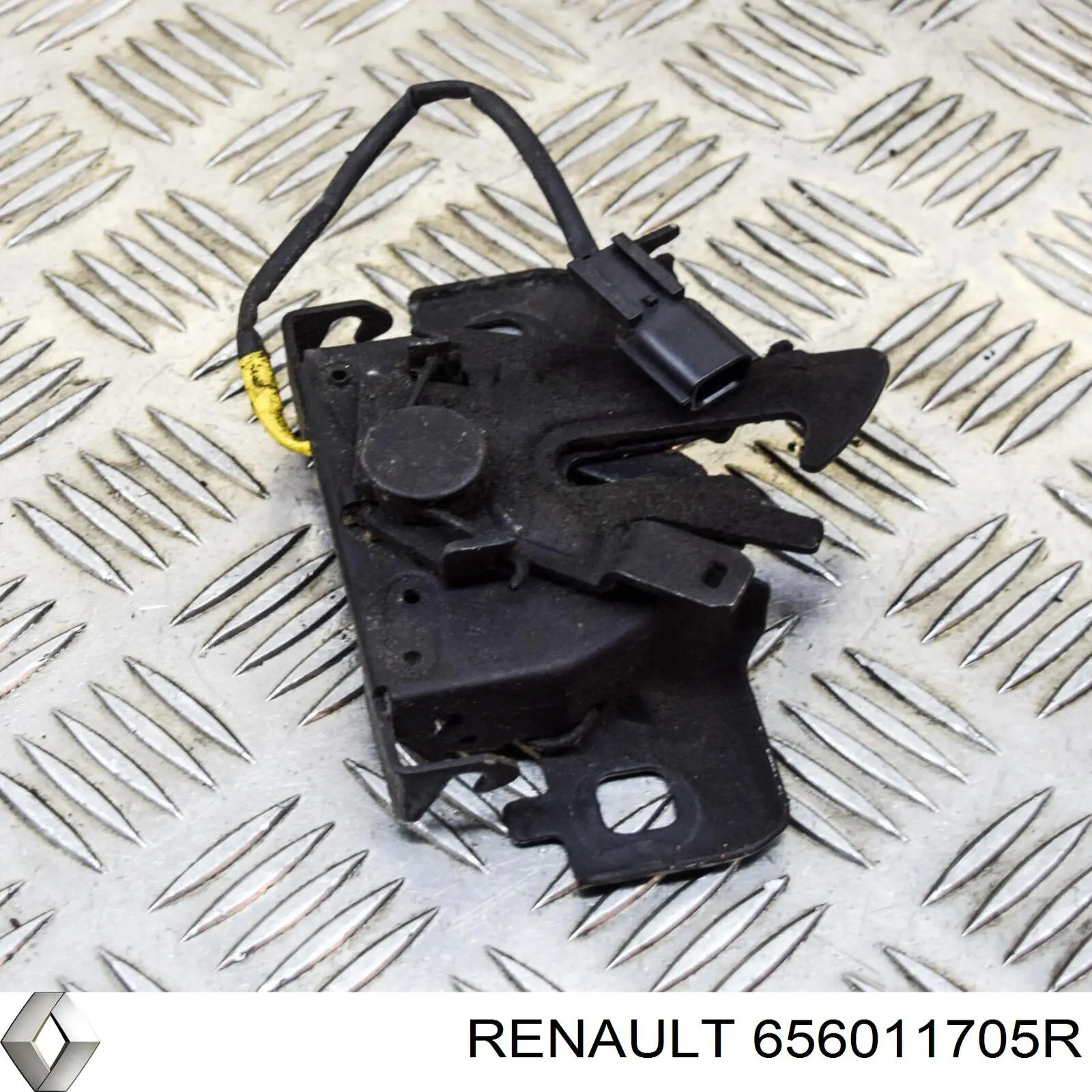 656011705R Nissan fecho da capota