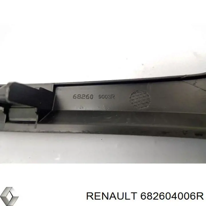 682604006R Renault (RVI) Молдинг (накладка) приборной панели "торпедо" центральный