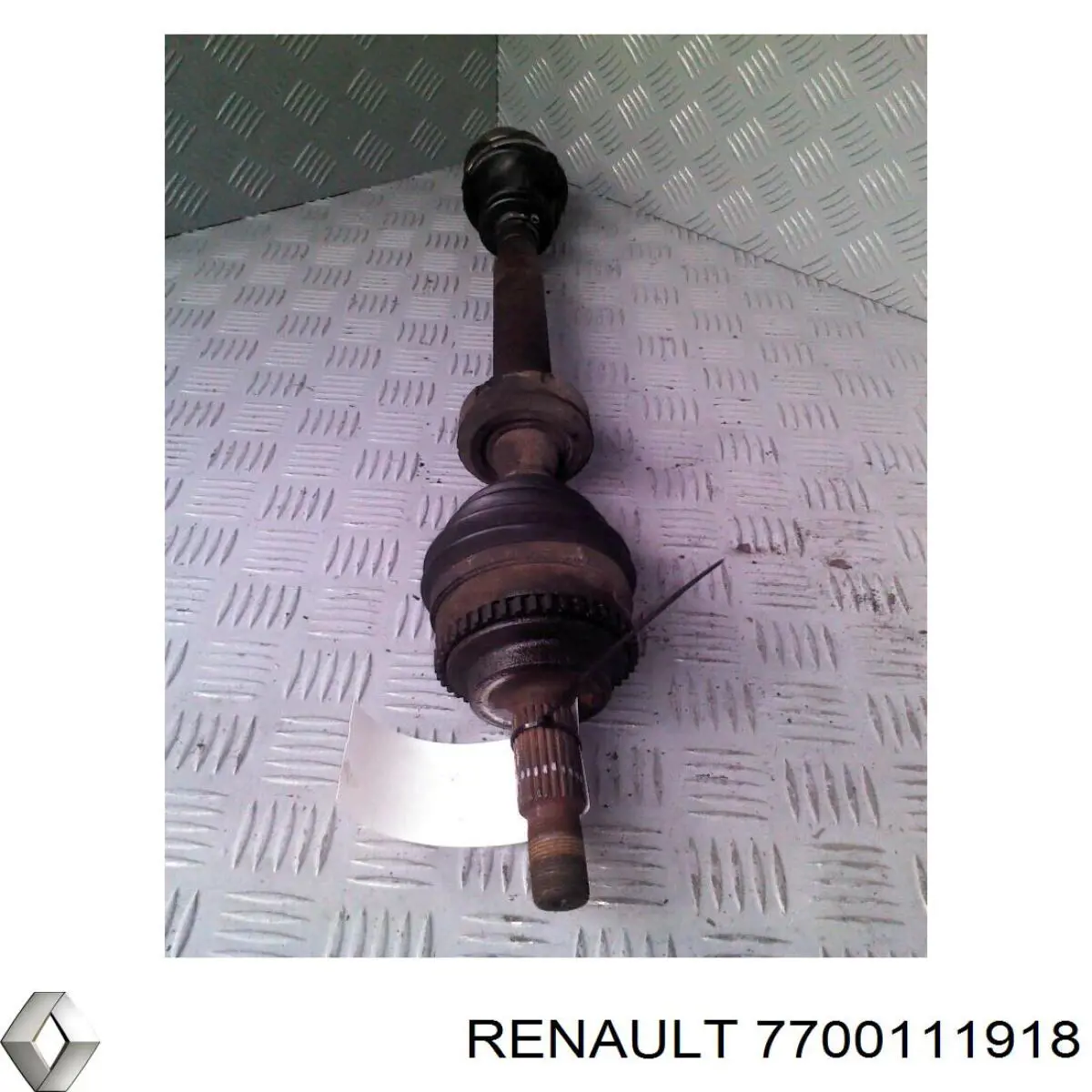 Купить 7700111918 Renault (RVI) Вал приводной правый