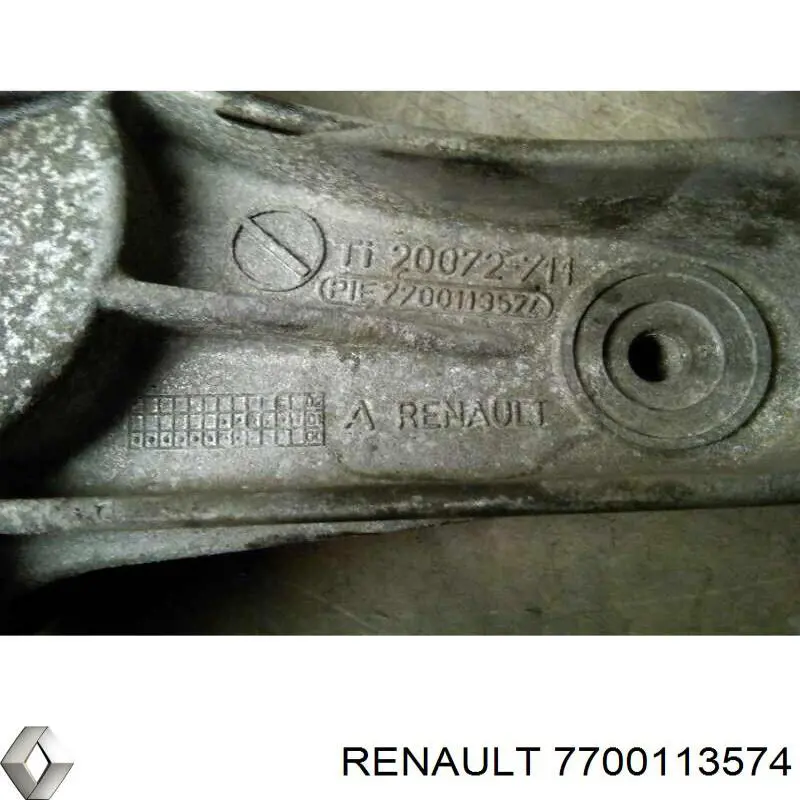Купить 7700113574 Renault (RVI) Кронштейн генератора