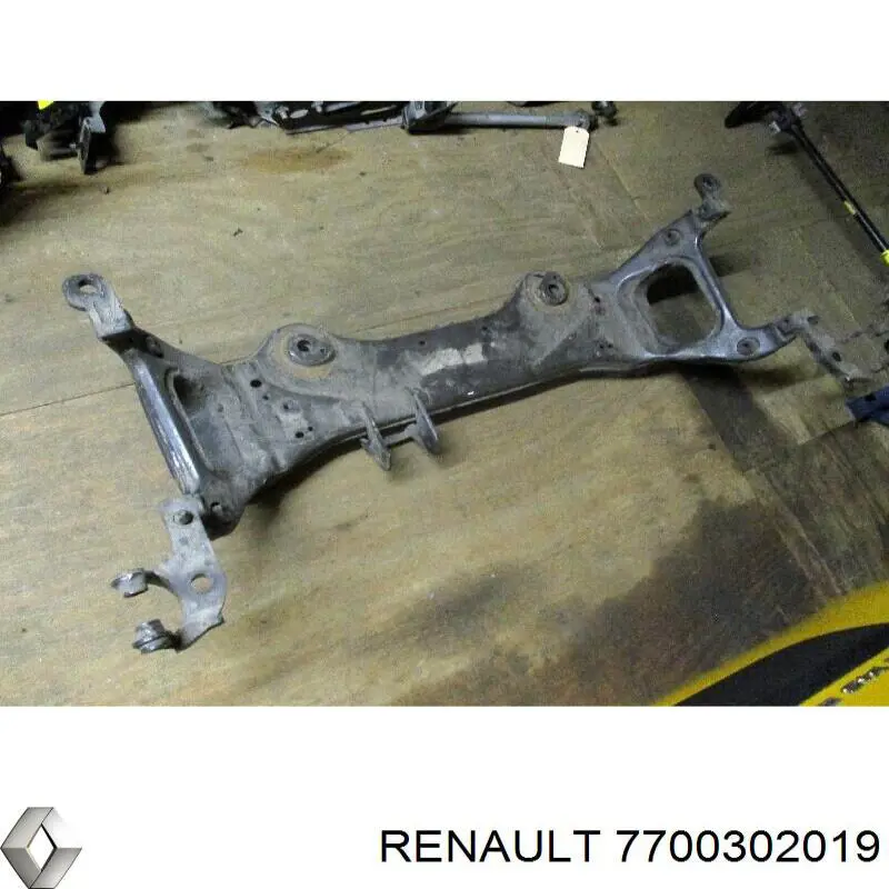 7700302019 Renault (RVI) viga de suspensão dianteira (plataforma veicular)