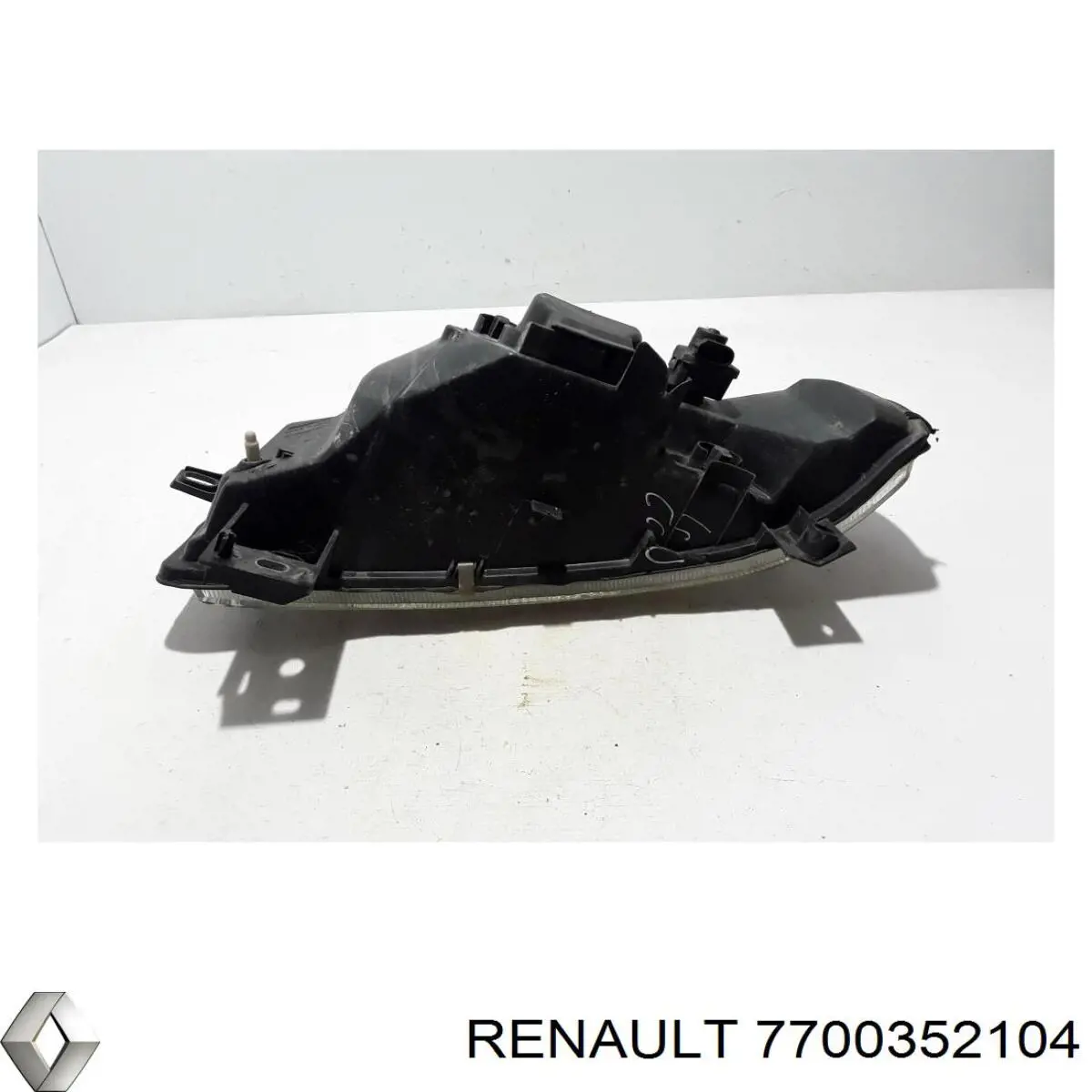 Правая фара FP6065R8E Depo/Loro/Abakus
