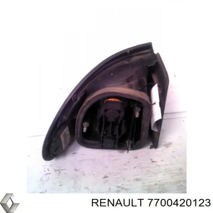 Купить 7700420123 Renault (RVI) Задняя правая фара