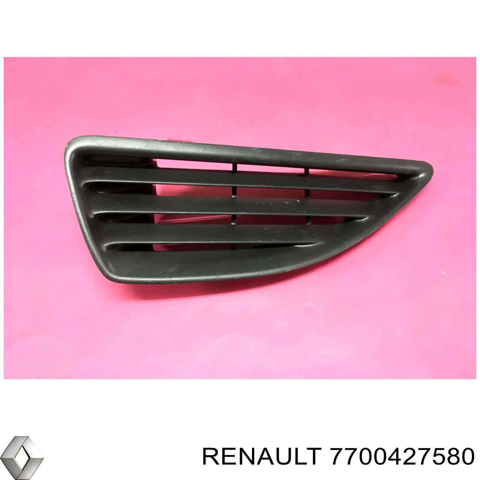 Решетка радиатора левая на Renault Megane I 