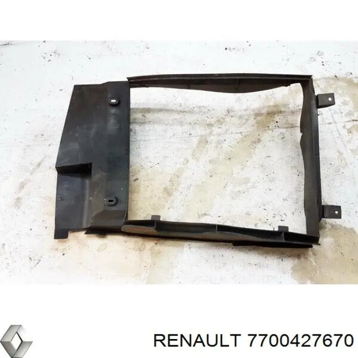 Диффузор радиатора охлаждения на Renault Megane I 