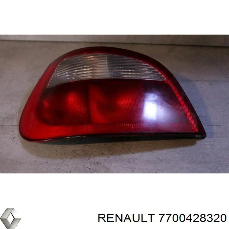 Фонарь задний левый 7700428320 Renault (RVI)