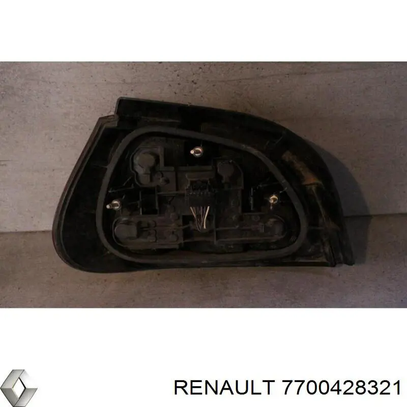 Задний фонарь 7700428321 Renault (RVI)