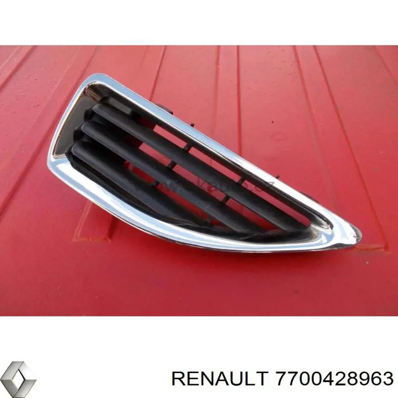 7700428963 Renault (RVI) решетка радиатора левая