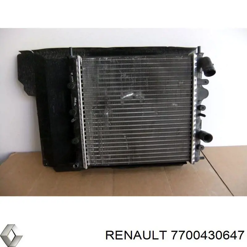 Радиатор 7700430647 Renault (RVI)