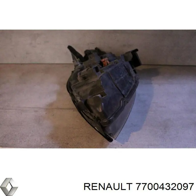 Купить 260102746R Renault (RVI) Фара основная правая