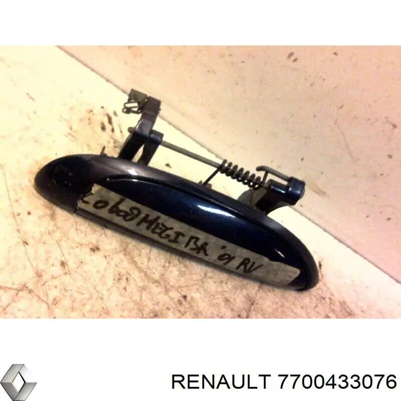 Ручка двери правой, наружняя, перед/зад Renault (RVI) 7700433076