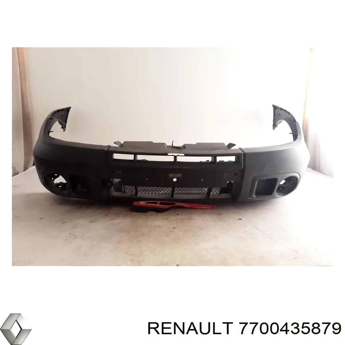 Передний бампер Renault Scenic 1