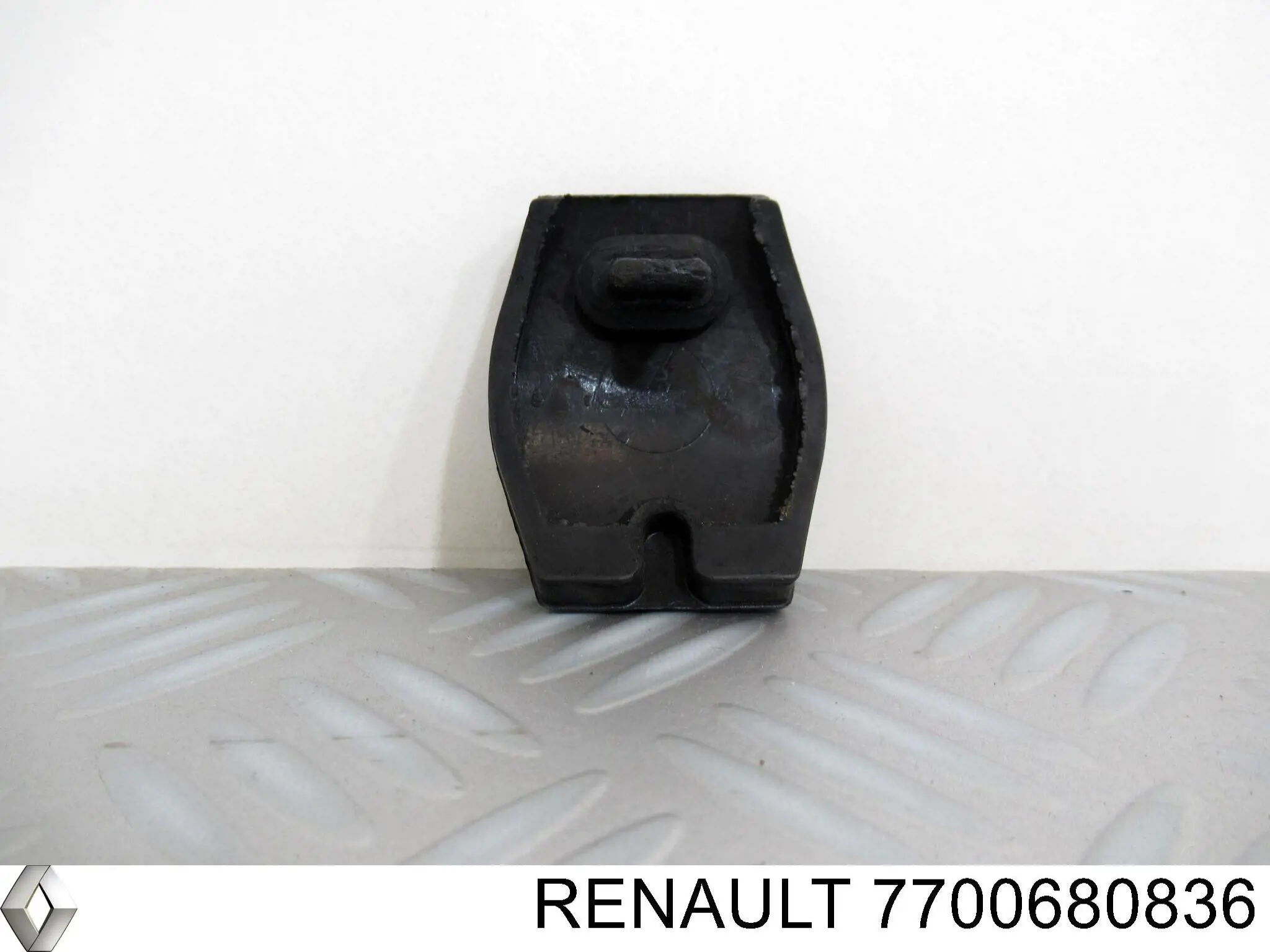 7700680836 Renault (RVI) накладка педали тормоза
