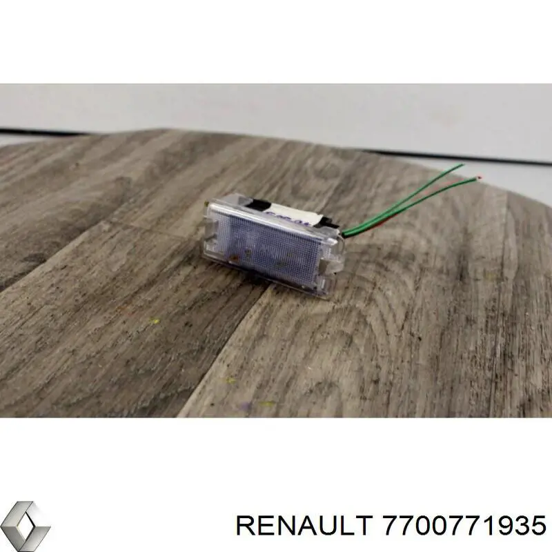 Плафон подсветки багажного отсека 7700771935 Renault (RVI)