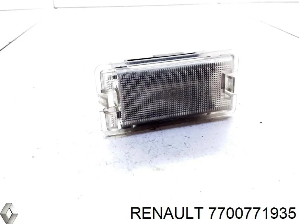 Купить 7700771935 Renault (RVI) Плафон подсветки багажного отсека