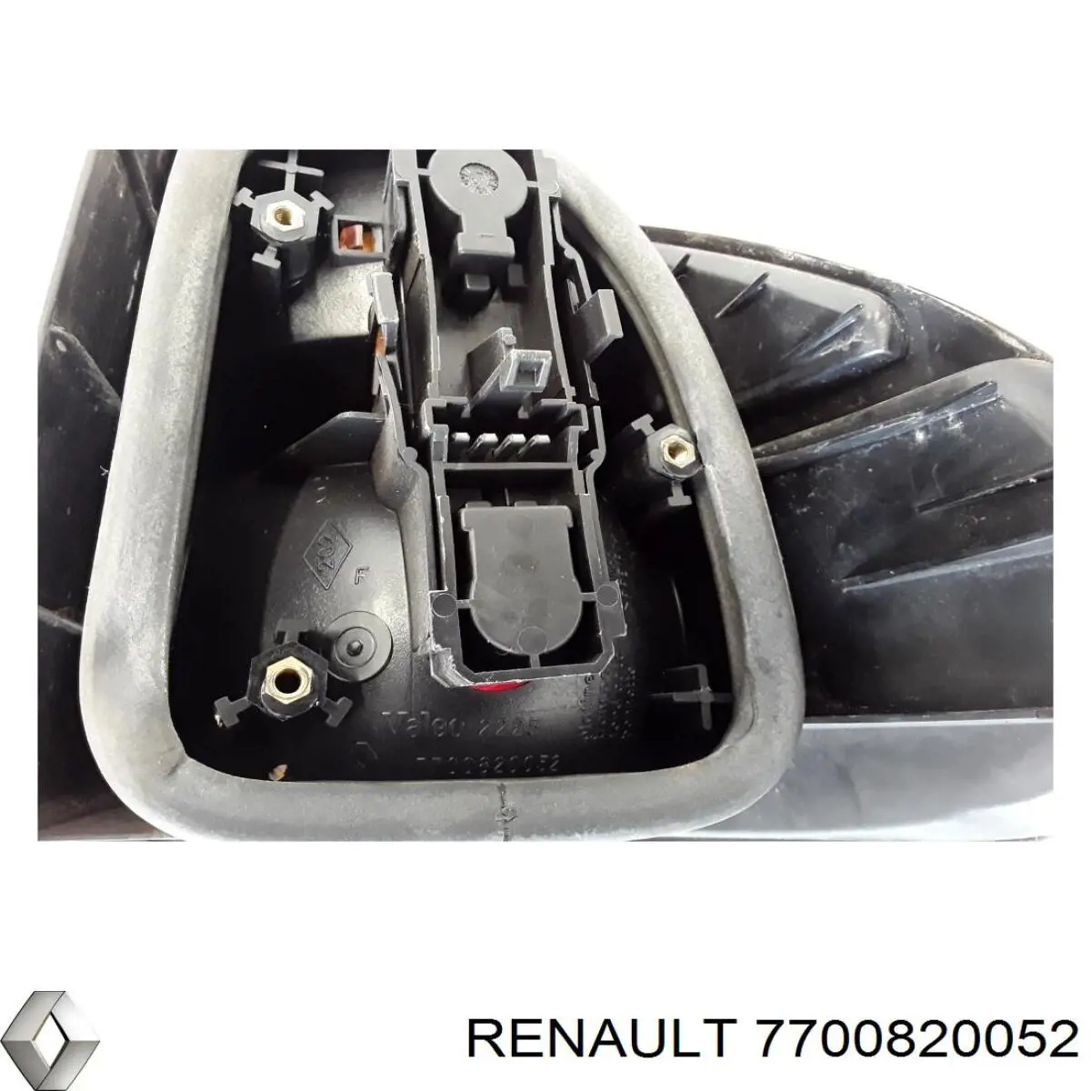 Фонарь задний левый 7700820052 Renault (RVI)