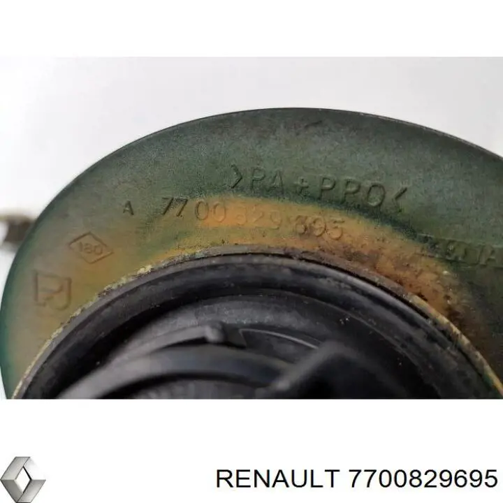 Купить 7700829695 Renault (RVI) Крышка бензобака