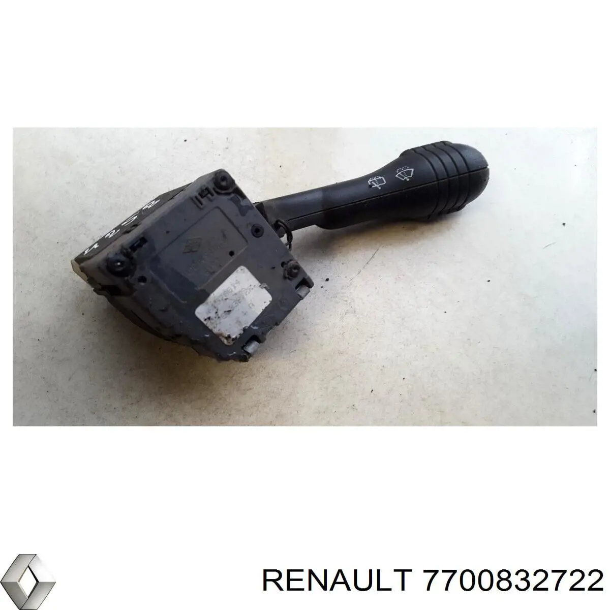 Купить 7700832722 Renault (RVI) Правый подрулевой переключатель