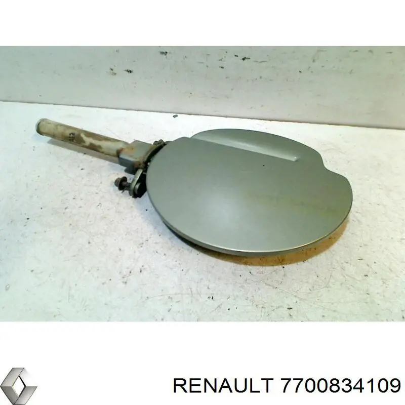 Лючок бензобака (топливного бака) на Renault Megane I 
