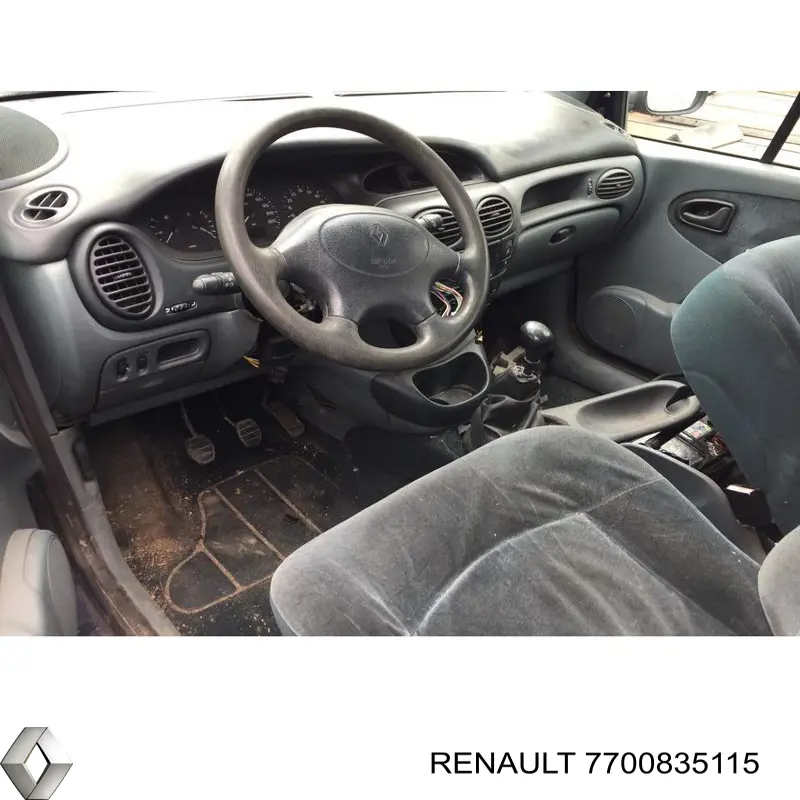 7700835115 Renault (RVI) Облицовка багажного отсека левая
