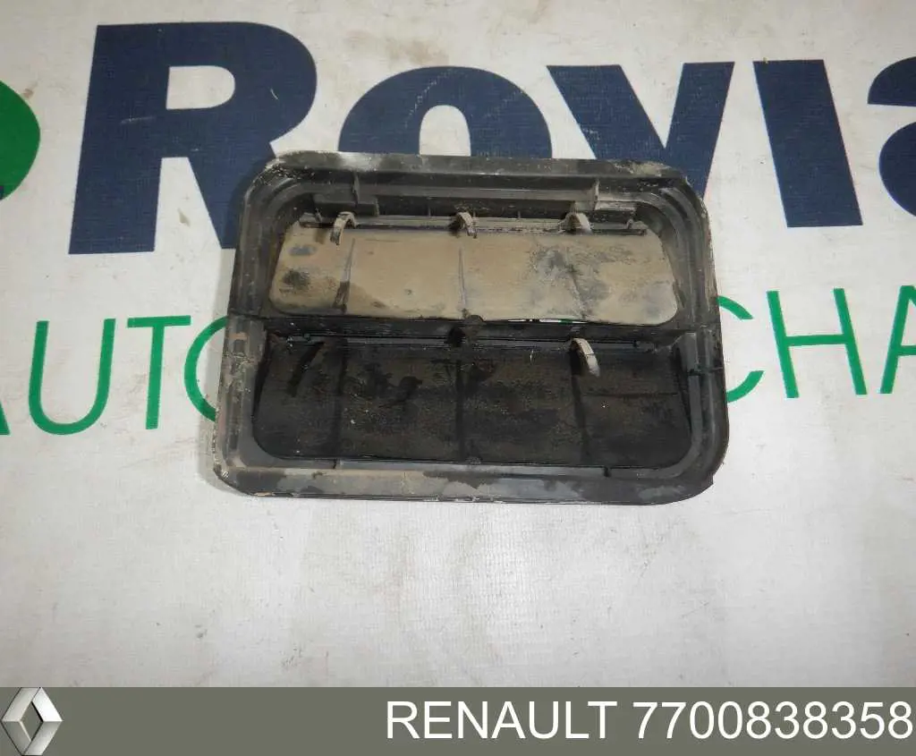 Решетка вентиляции салона задняя 7700838358 Renault (RVI)