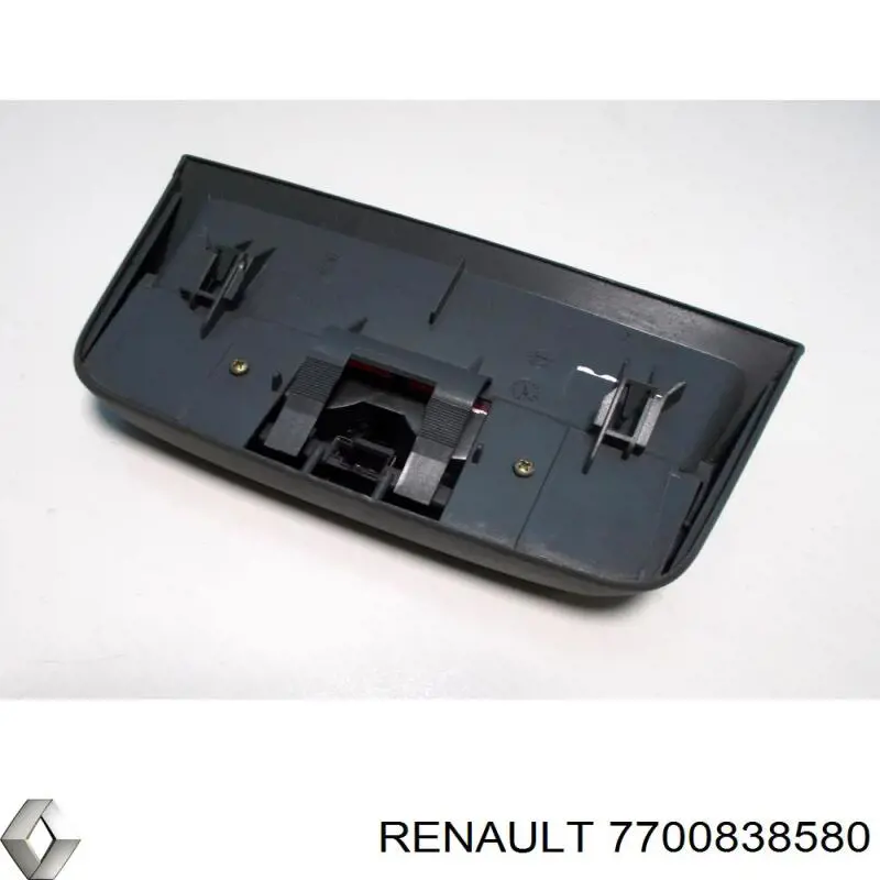 Стоп-сигнал задний дополнительный на Renault Megane I 