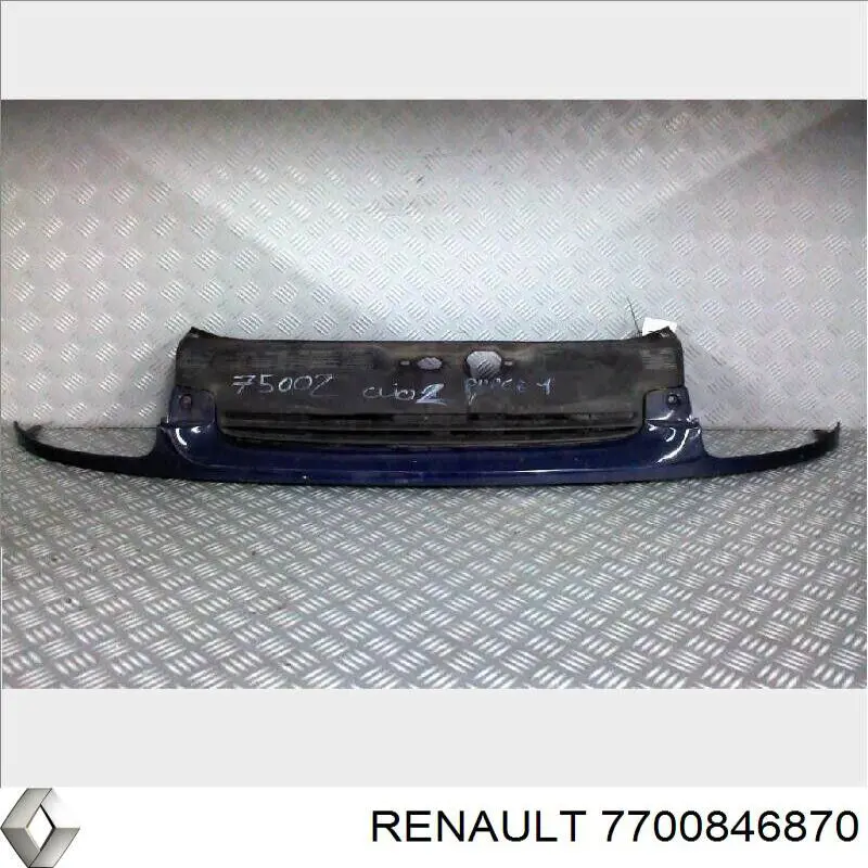 Решетка радиатора 7700846870 Renault (RVI)