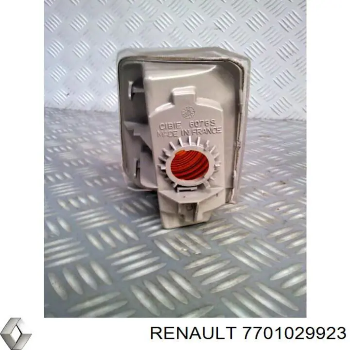 Купить 7701029923 Renault (RVI) Указатели поворота (передние)