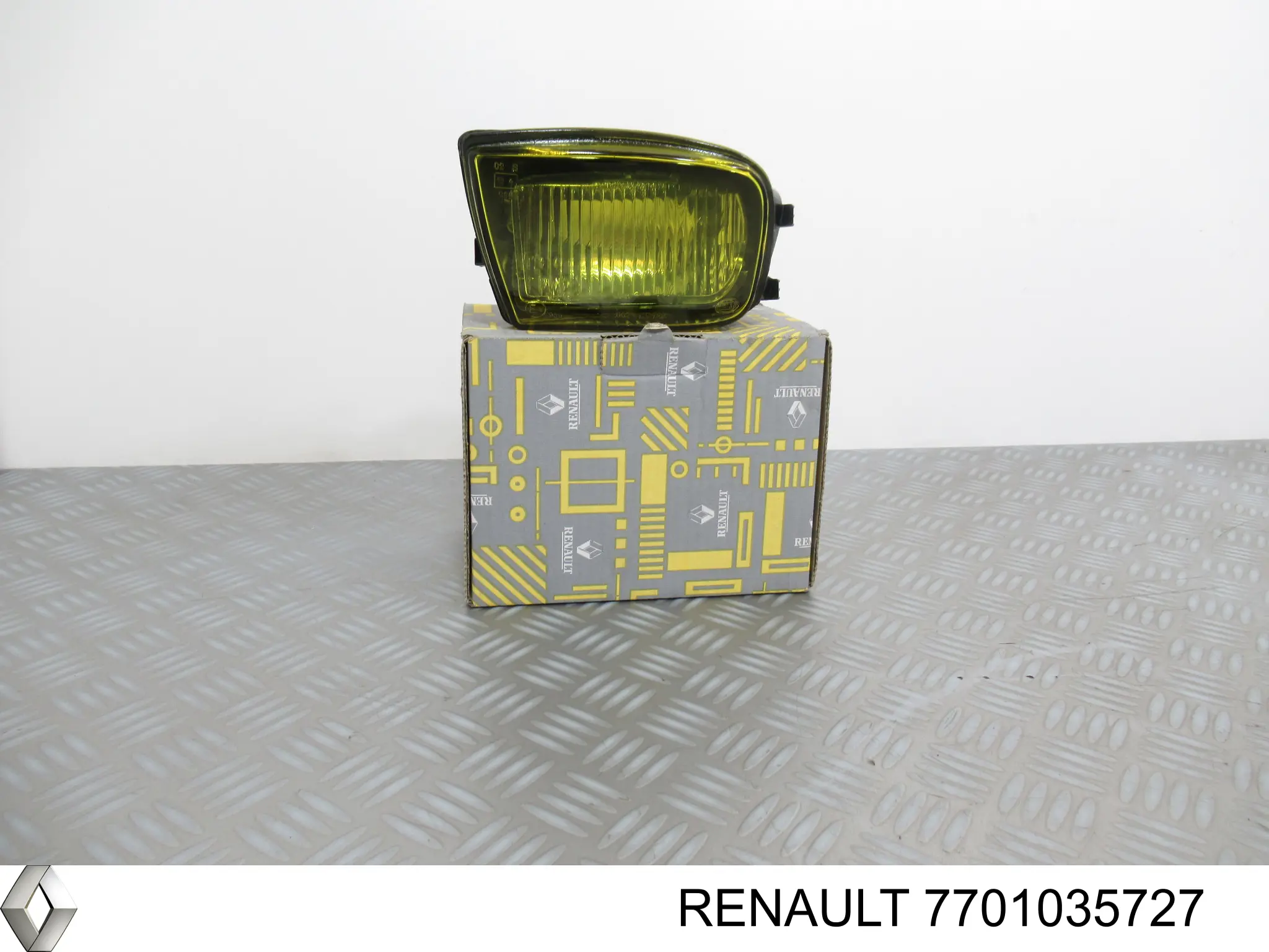 Противотуманная фара левая на Renault Safrane I B54