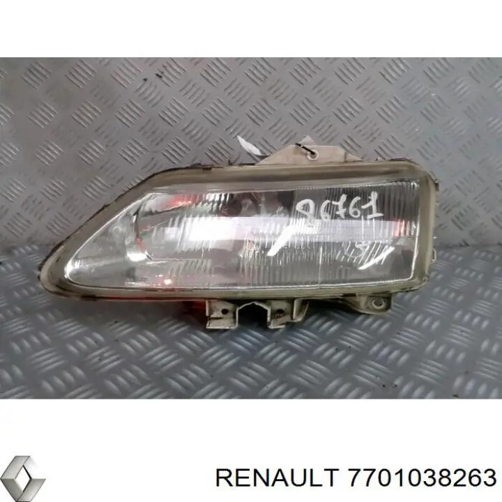 Левая фара 7701038271 Renault (RVI)
