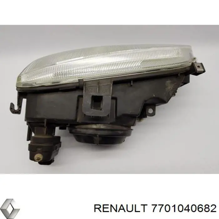 7701040682 Renault (RVI) фара левая