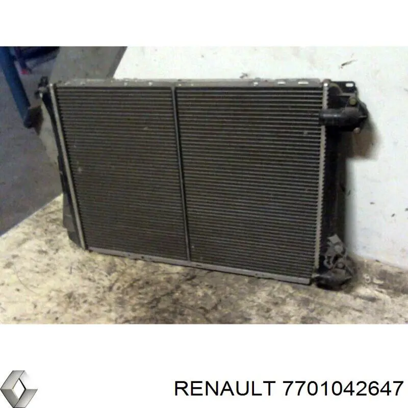 Радиатор 7701042647 Renault (RVI)