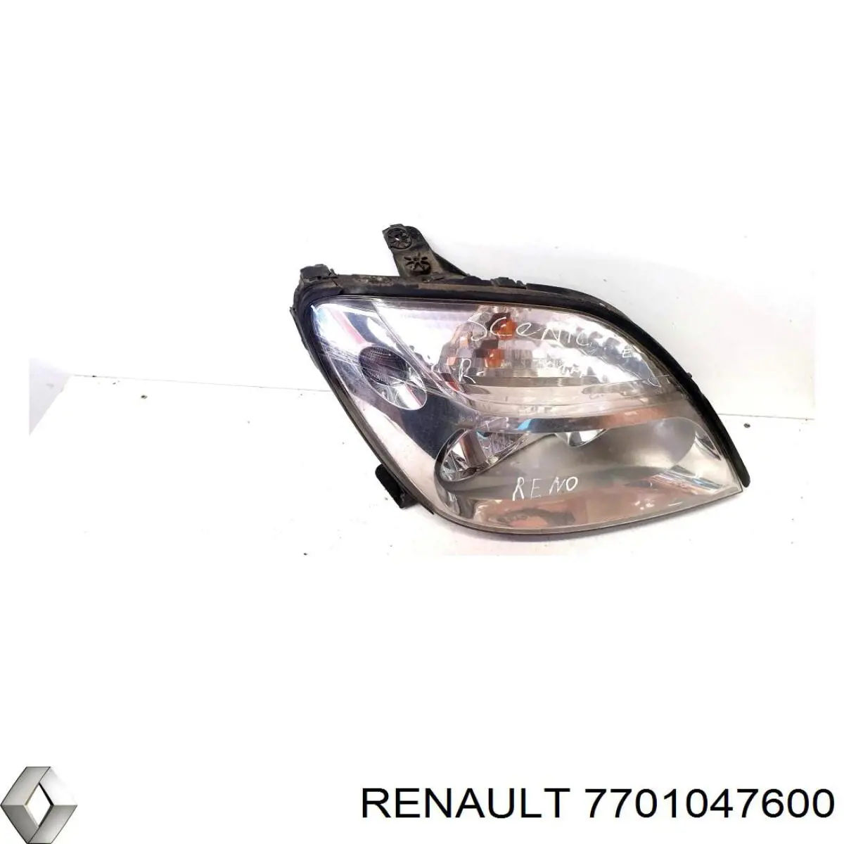 7701047600 Renault (RVI) фара правая
