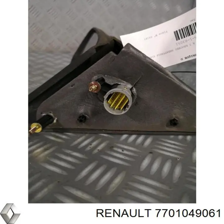 Правое зеркало 7701049061 Renault (RVI)
