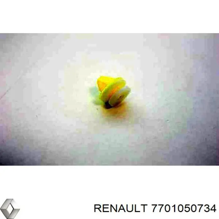 7701050734 Renault (RVI) пистон (клип крепления обшивки двери)